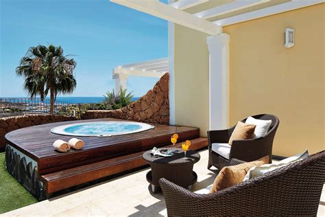 hotels with private outdoor hot tubs|romantic hotels with hot tubs.